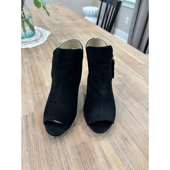 Adrienne Vittadini Suede Black Ankle Bootie - Size 8.5 - Picture 3 of 6